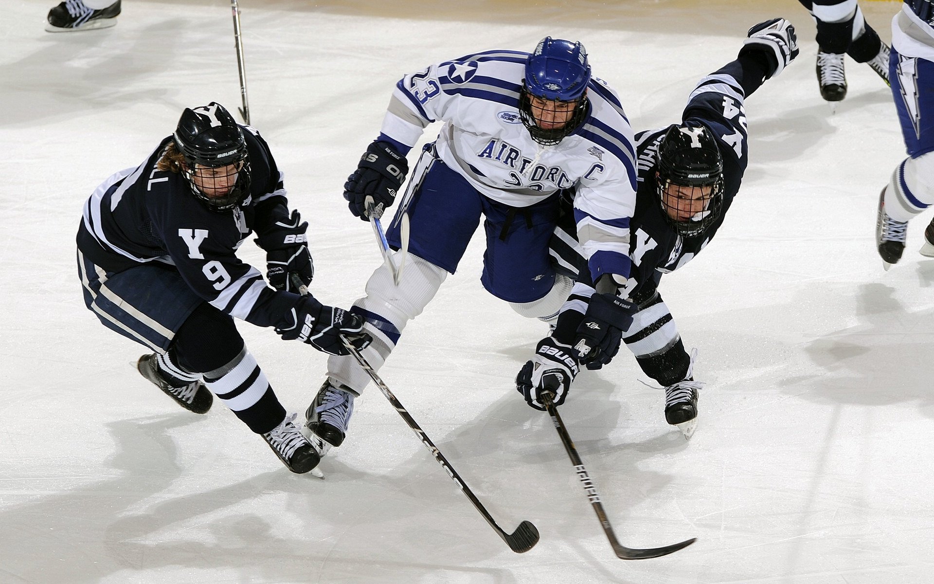 _极限滑雪飞跃：突破雪山的速度与激情_，极限滑雪视频欣赏